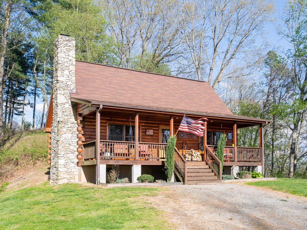 Majors Estate: 1610 Perth Rd, Clyde, NC 28721